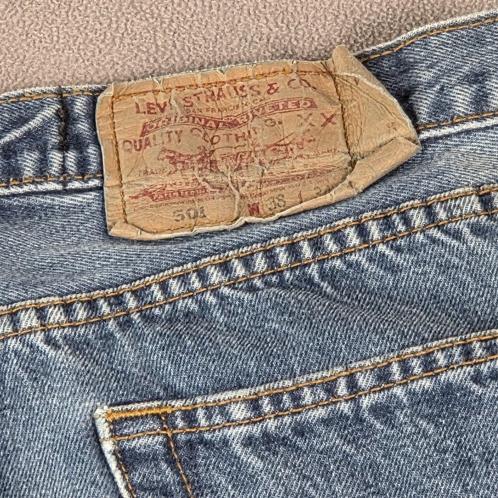 Vintage Levis 501 Jeans Mens High Rise Button Made USA‎ 90s Fits 32x26 Altered
